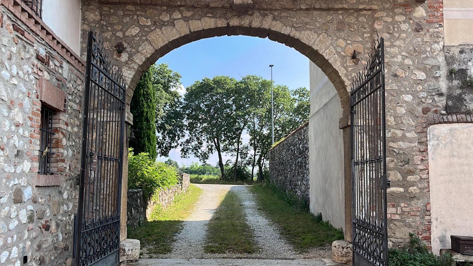 로나토 Antico Cascinale Lombardo B&B 외부 사진