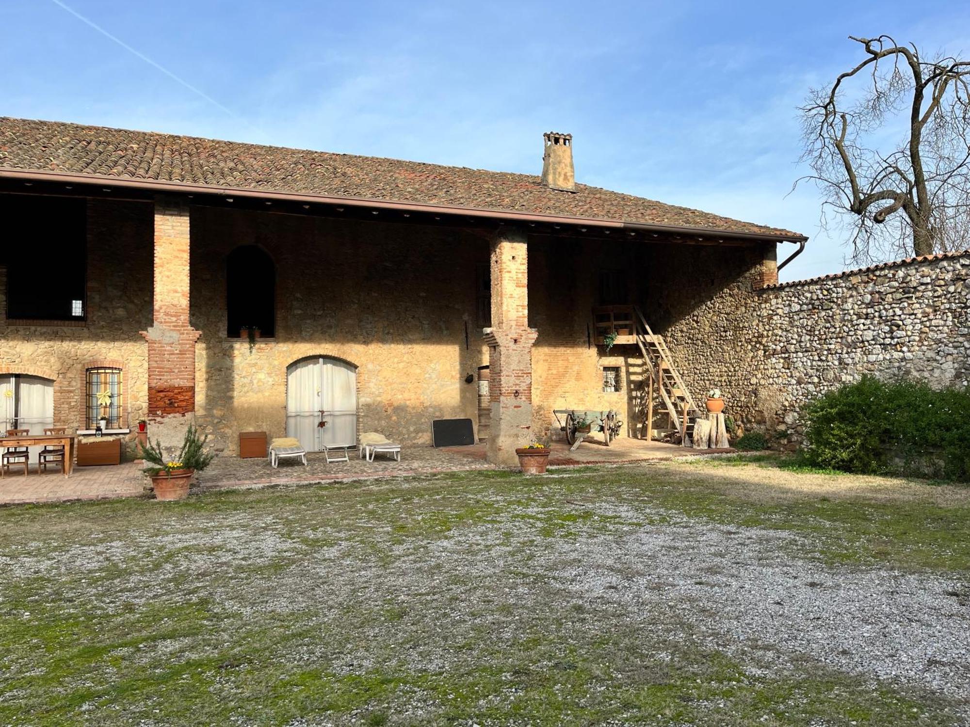 로나토 Antico Cascinale Lombardo B&B 외부 사진