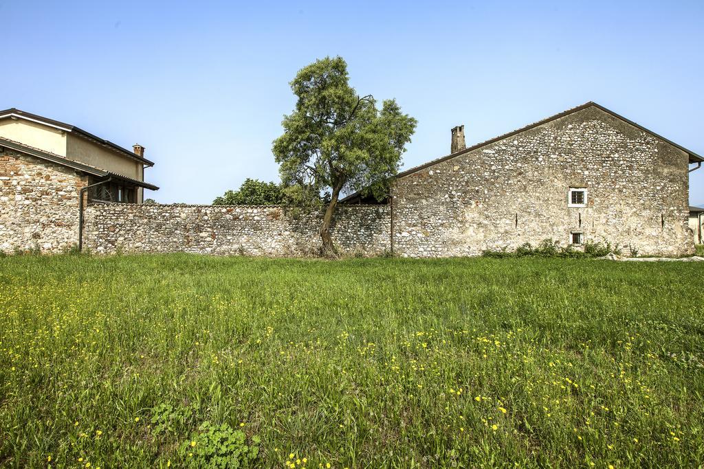 로나토 Antico Cascinale Lombardo B&B 외부 사진